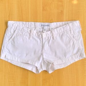 White Abercrombie five-pocket shorts